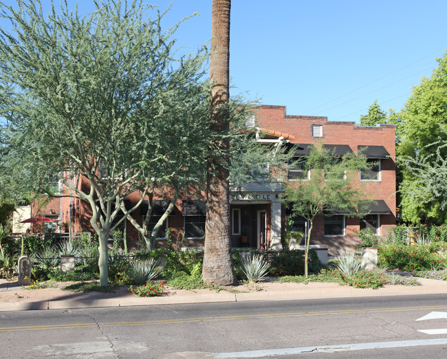 The Fontenelle Lofts in Phoenix, AZ - Foto de edificio - Building Photo