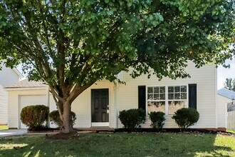 916 Clover Gap Dr in Charlotte, NC - Building Photo - Building Photo