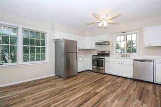 222 Lakeview Ave in Harrison, NY - Building Photo - Building Photo