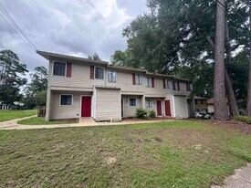 1007 Sutor Rd in Tallahassee, FL - Building Photo