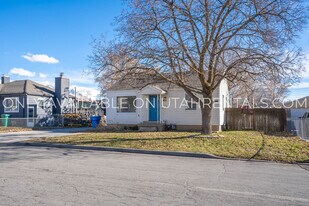 891 N 235 E St in Orem, UT - Building Photo