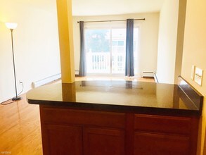 2440 Parmenter Blvd-Unit -Apt 202 in Royal Oak, MI - Building Photo - Building Photo