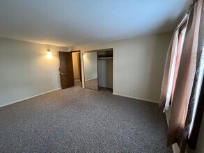 145 Chestnut St in Manchester, CT - Building Photo - Building Photo