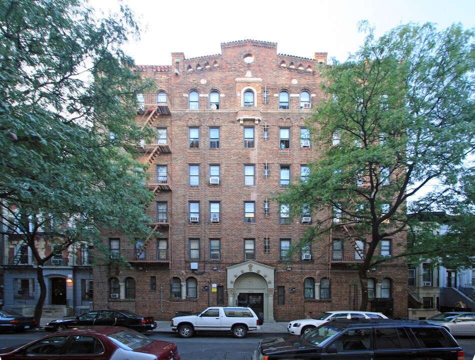 80 Woodruff Avenue in Brooklyn, NY - Foto de edificio