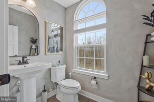 10910 Presidential Pkwy in Upper Marlboro, MD - Building Photo