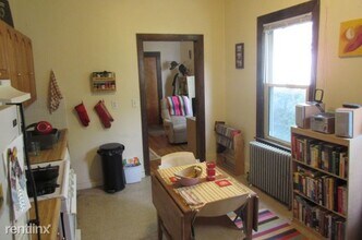 220 Banks St-Unit -Apt 2 in Cambridge, MA - Building Photo - Building Photo