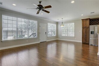 3616 Far W Blvd in Austin, TX - Foto de edificio - Building Photo