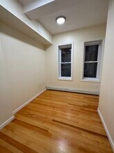 28 Bartlett Cres, Unit 1 in Brookline, MA - Building Photo - Building Photo