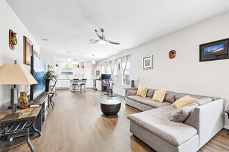 10713 Dimitrios Dr in Austin, TX - Building Photo - Building Photo