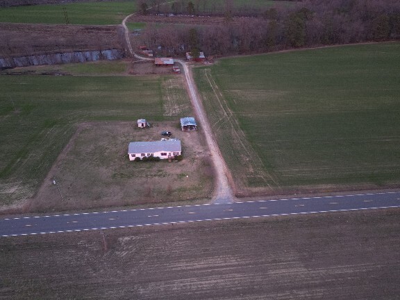 5654 Davis-Hardy Rd in Seven Springs, NC - Building Photo