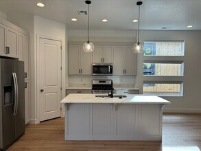 2931 E Snowberry Dr in Saint George, UT - Building Photo - Building Photo