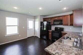 1209 S Spritz Dr in Fayetteville, AR - Building Photo - Building Photo