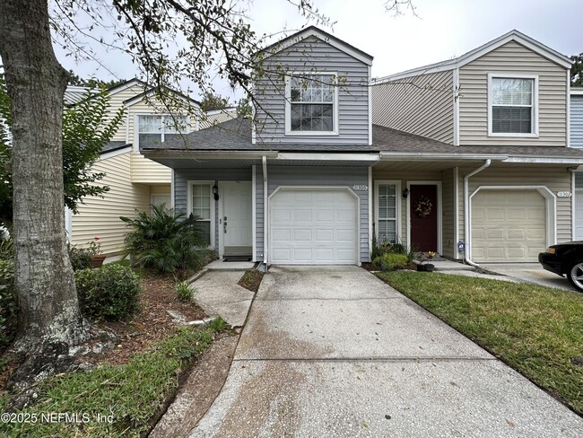 property at 11306 Lake Mandarin Cir E