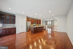 907 Susan Cir in North Wales, PA - Building Photo