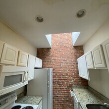 1130 Commonwealth Ave in Boston, MA - Building Photo - Building Photo