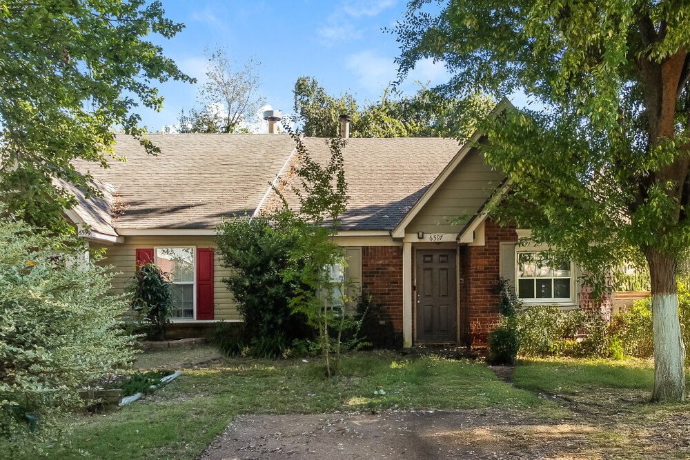 6597 Sungate Dr S in Bartlett, TN - Foto de edificio