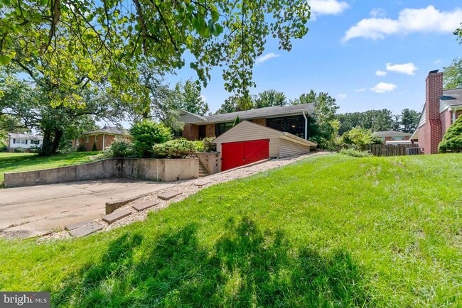 2003 Forest Dale Dr in Silver Spring, MD - Building Photo - Building Photo