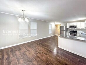 8234 4th Ave S in Birmingham, AL - Foto de edificio - Building Photo