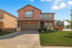 913 Bloomfield Dr in Grand Prairie, TX - Building Photo