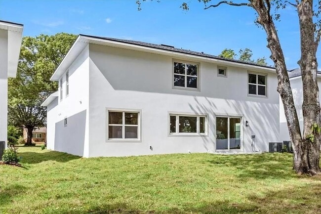 2717 Alamo Dr in Orlando, FL - Foto de edificio - Building Photo