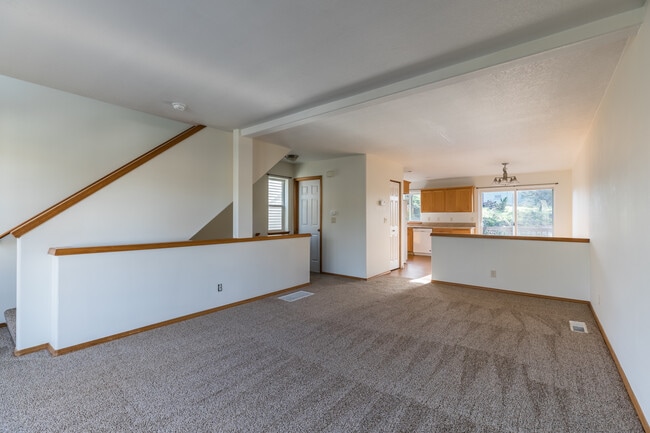 260 N 16th St in Saint Helens, OR - Building Photo - Building Photo