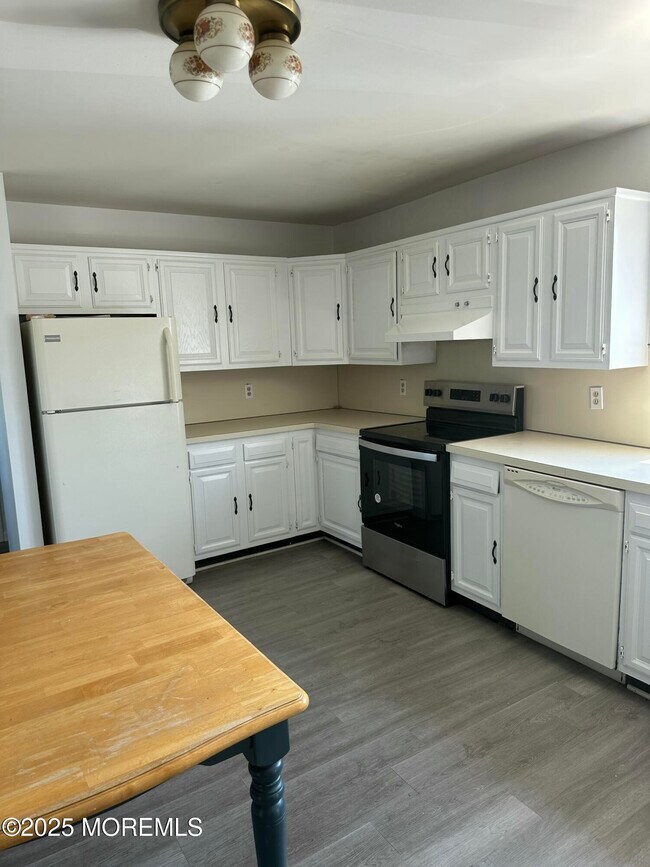 40 Wall St in West Long Branch, NJ - Building Photo - Building Photo