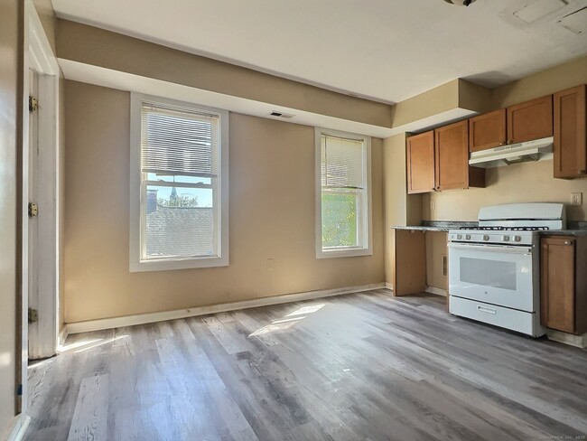 340 Palisade Ave in Bridgeport, CT - Building Photo - Building Photo