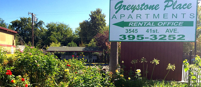 Greystone Place Apartments in Sacramento, CA - Building Photo - Building Photo