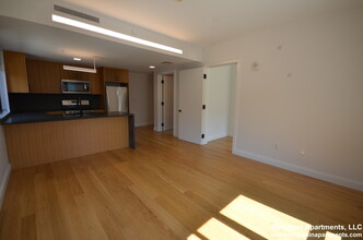 83 Gardner St, Unit 205 in Boston, MA - Building Photo - Building Photo