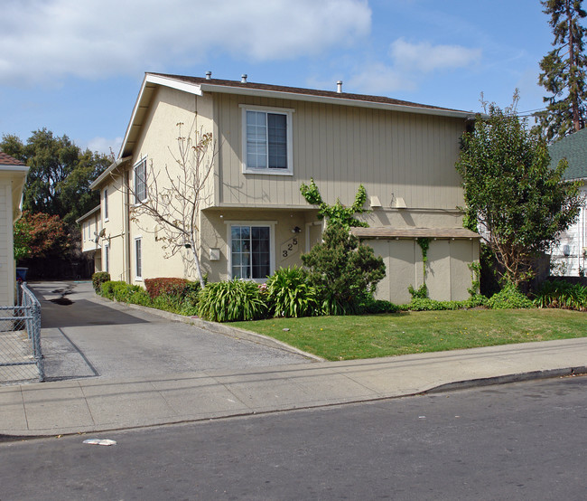 325 N Claremont St in San Mateo, CA - Foto de edificio - Building Photo