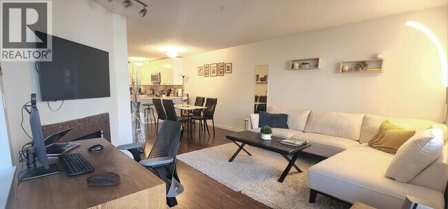 1525 Pendrell St in Vancouver, BC - Building Photo - Building Photo