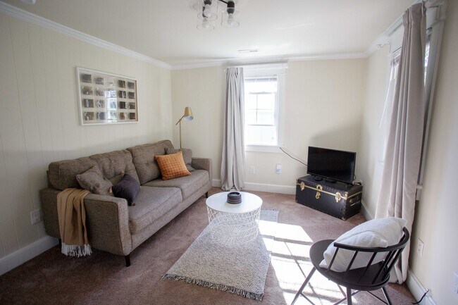 1602 Monticello Rd, Unit A in Charlottesville, VA - Building Photo - Building Photo