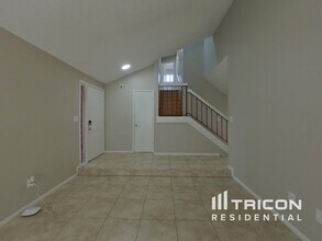 7914 Tumblestone Dr in Orlando, FL - Building Photo - Building Photo