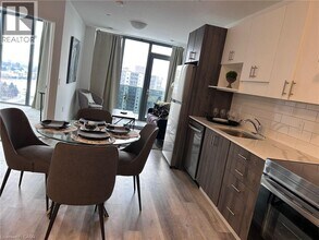 1434 Highland Rd W in Kitchener, ON - Building Photo - Building Photo