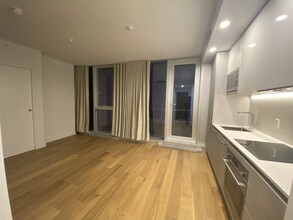 1400 René-Lévesque Blvd W in Montréal, QC - Building Photo - Building Photo