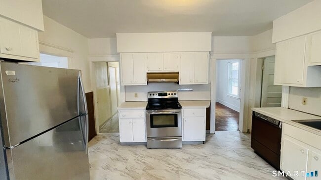 58 E Pearl St in Torrington, CT - Building Photo - Building Photo