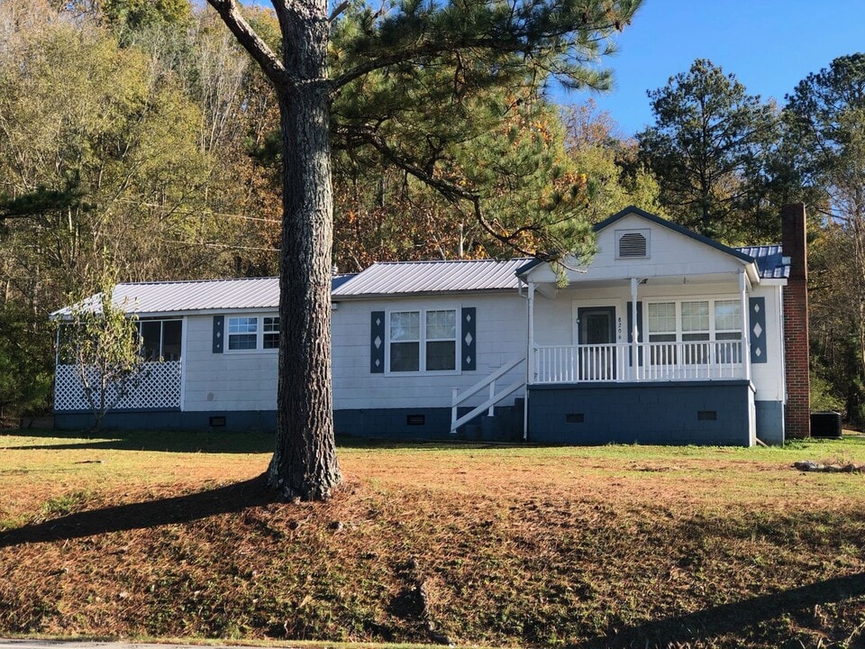 8206 AL-204 in Jacksonville, AL - Building Photo