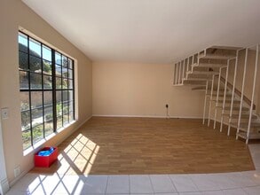 9546 Easter Way in San Diego, CA - Building Photo - Building Photo