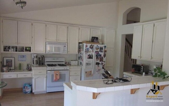 19 Whitestone Ct in Elk Grove, CA - Building Photo - Building Photo