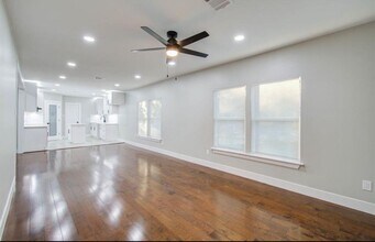 3222 Berry St in Houston, TX - Building Photo - Building Photo