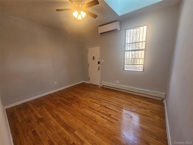 202-15 Hollis Ave in Queens, NY - Building Photo - Building Photo