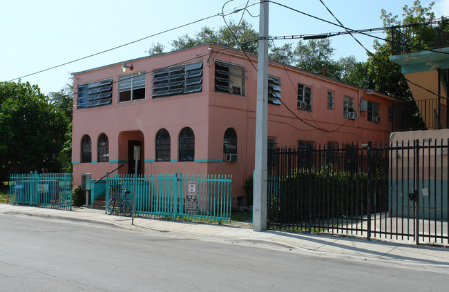 342 NW 11th St in Miami, FL - Building Photo - Building Photo