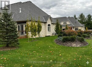 5 Wood Haven Dr in Tillsonburg, ON - Building Photo - Building Photo