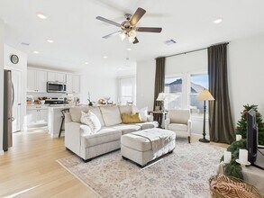 2319 Jeter Dr in Bryan, TX - Building Photo - Building Photo