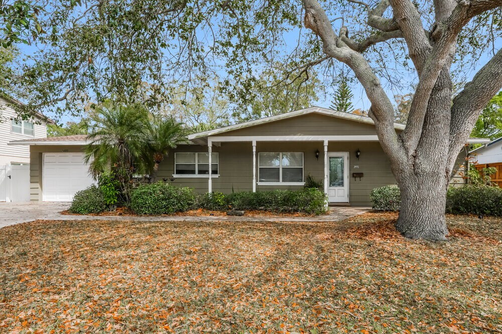 8499 14th St N in St. Petersburg, FL - Building Photo