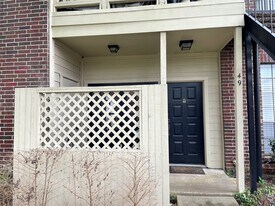 8055 Cambridge St in Houston, TX - Building Photo