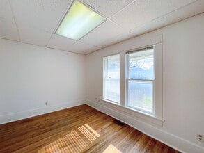 216 S Plum St in Hutchinson, KS - Building Photo - Building Photo