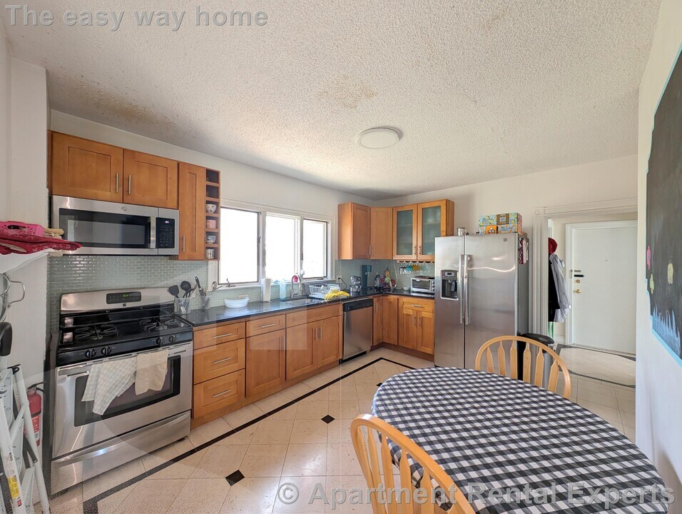 489 Main St in Medford, MA - Building Photo