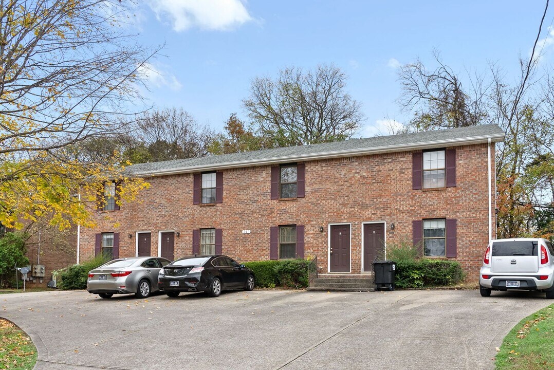 261 Winters Ct in Clarksville, TN - Building Photo
