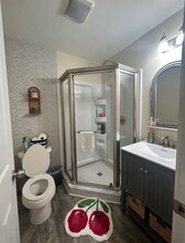 16 Lilley St in Manchester, CT - Building Photo - Building Photo